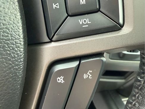 Used 2019 Ford Expedition XLT w/ Equipment Group 202A AWD/4WD image 24