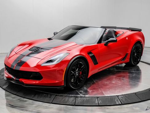 Used 2015 Chevrolet Corvette Z06 w/ 3LZ Preferred Equipment Group image 6