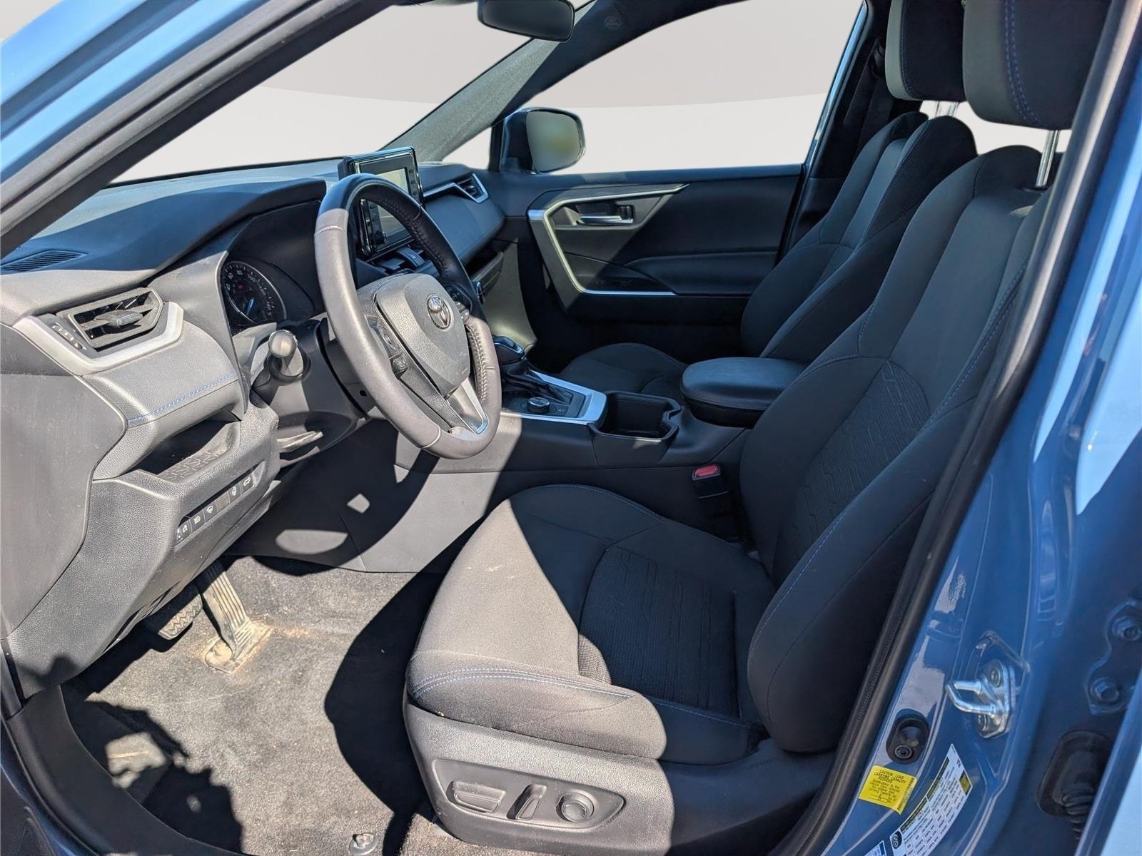Used 2022 Toyota RAV4 SE w/ Convenience Package AWD/4WD image 17
