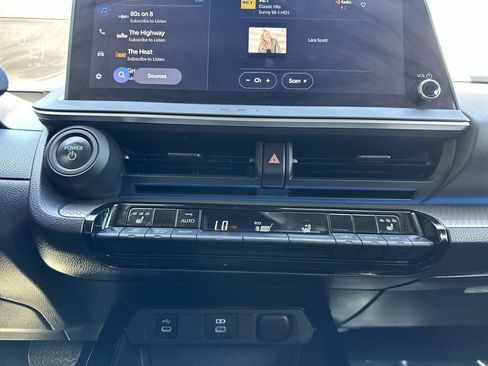 Used 2024 Toyota Prius XLE image 27