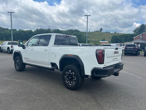 Used 2024 GMC Sierra 2500 AT4X AWD/4WD image 3