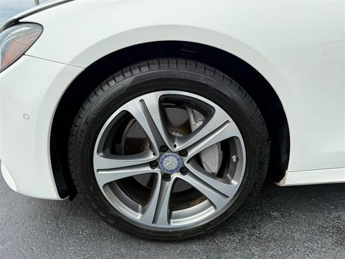 Used 2017 Mercedes-Benz E 300 4MATIC image 23