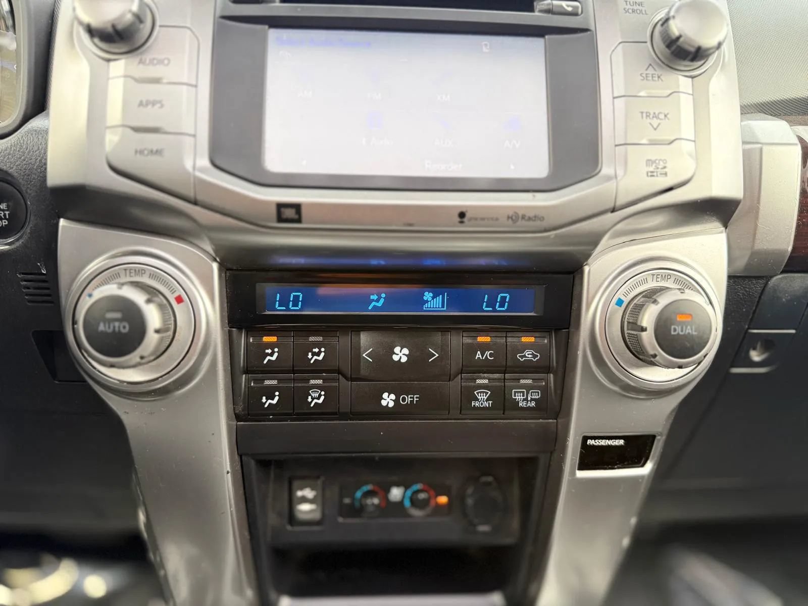 Used 2014 Toyota 4Runner Limited AWD/4WD image 25