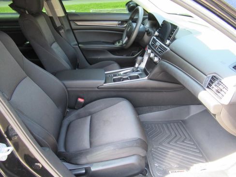 Used 2021 Honda Accord LX image 9