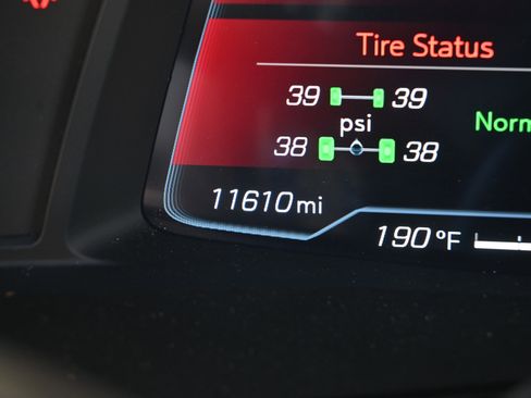 Used 2023 Chevrolet Corvette Stingray Convertible w/ 1LT image 23