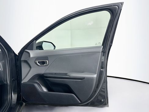 Used 2025 Kia K4 LXS image 31