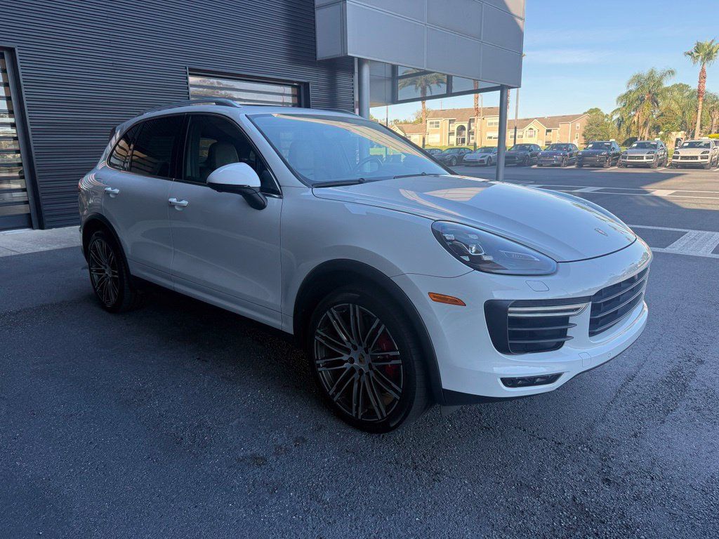 Used 2017 Porsche Cayenne Turbo AWD/4WD image 4