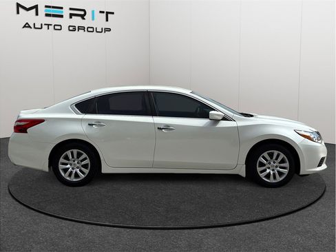 Used 2016 Nissan Altima 2.5 S w/ Power Driver Seat Package image 10