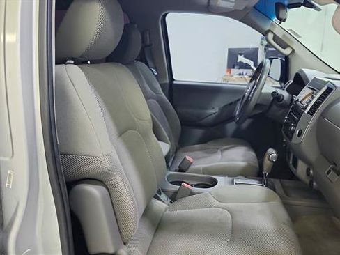 Used 2014 Nissan Frontier SV RWD image 21
