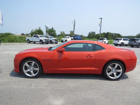Used 2010 Chevrolet Camaro SS w/ RS Package RWD image 5