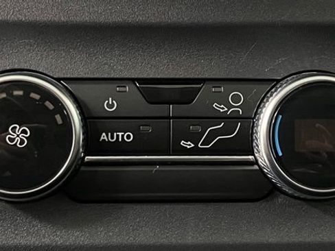 Used 2025 Ford Expedition Active image 44