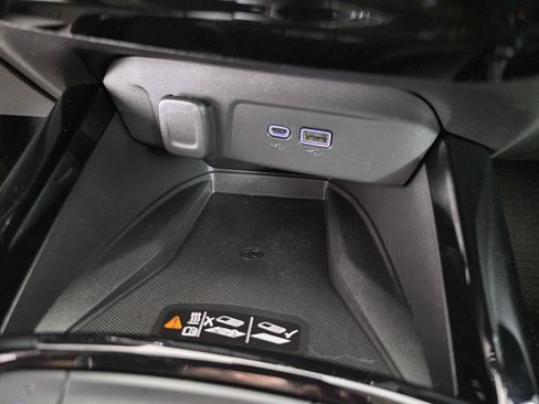 Used 2024 Chevrolet Trax ACTIV w/ Sunroof Package image 37