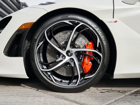 Used 2024 McLaren 750S image 3