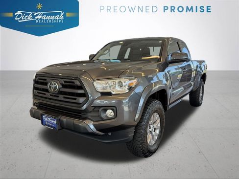 Used 2019 Toyota Tacoma SR5 w/ SR5 Appearance Package (SM) AWD/4WD image 1