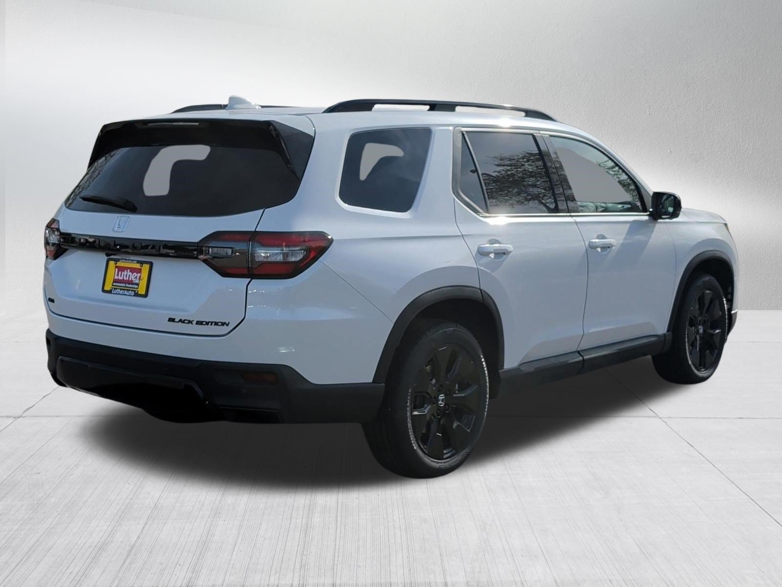 New 2026 Honda Pilot Black Edition image 7