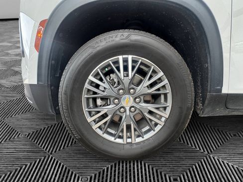 Certified 2024 Chevrolet Traverse LS FWD image 9