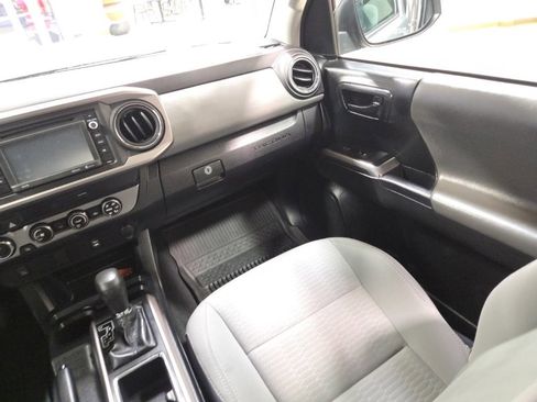 Used 2019 Toyota Tacoma SR5 image 18