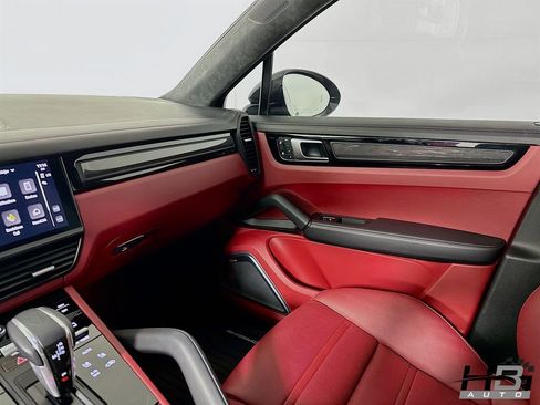 Used 2023 Porsche Cayenne Turbo GT image 17