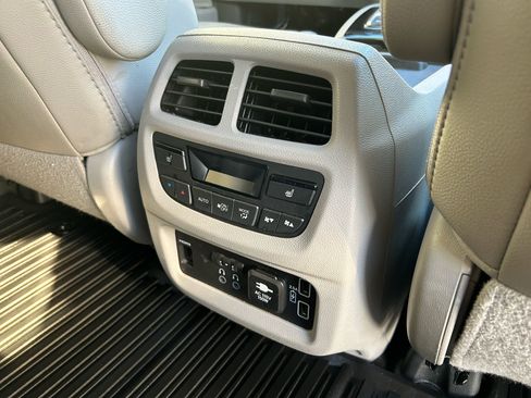 Used 2020 Honda Pilot Touring image 27