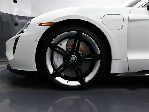 Used 2020 Porsche Taycan 4S image 4