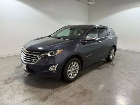 Used 2018 Chevrolet Equinox LT image 3