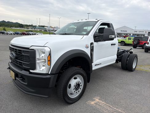 New 2026 Ford F550 4x4 Regular Cab Super Duty image 10
