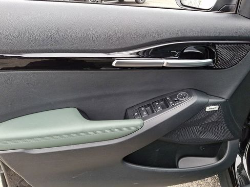 Certified 2025 Kia Seltos SX w/ SX Sunroof Package image 13