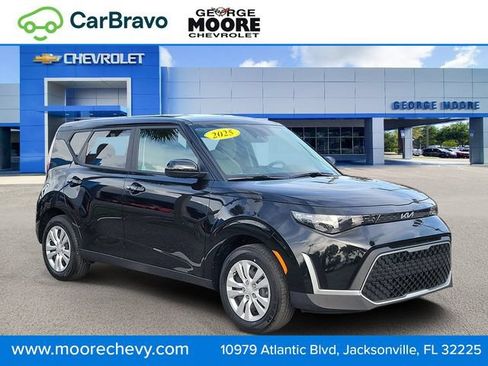 Used 2025 Kia Soul LX FWD image 1