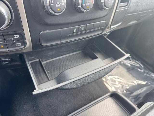 Used 2018 RAM 1500 Classic SLT AWD/4WD image 52