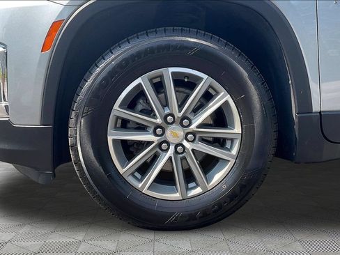 Used 2023 Chevrolet Traverse LT FWD image 37