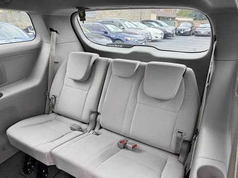 Used 2019 Kia Sedona L FWD image 29