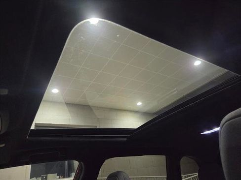 Used 2025 Subaru Forester Premium image 16