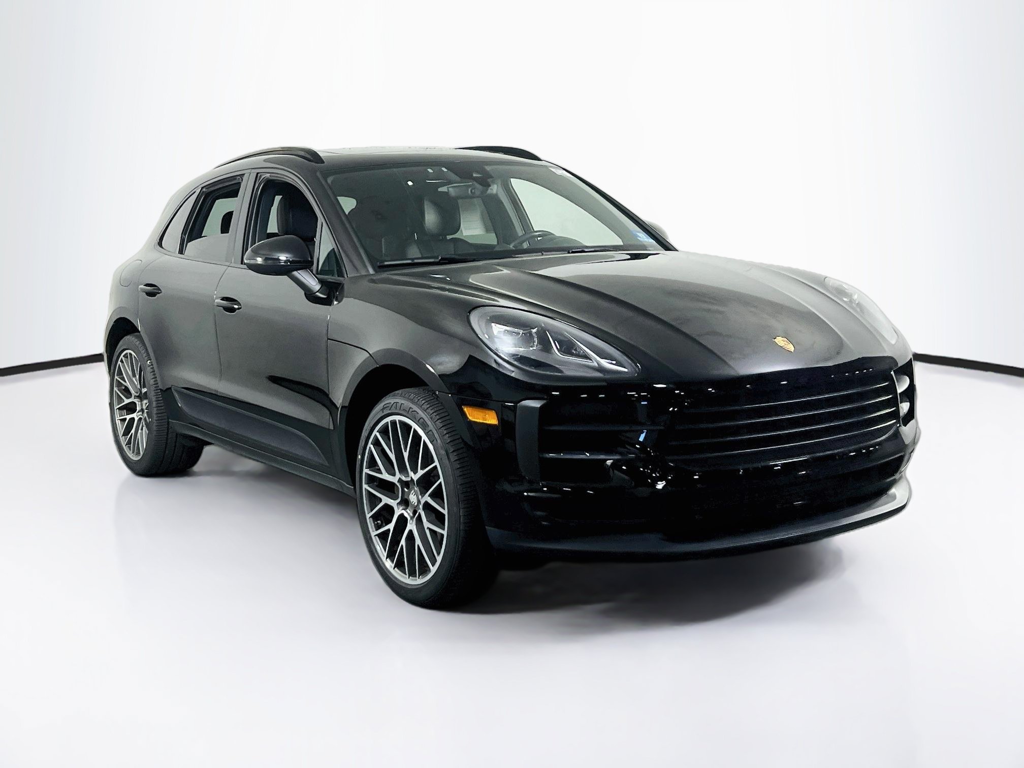 Used 2020 Porsche Macan AWD/4WD image 3