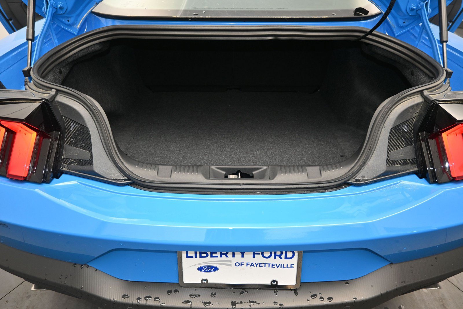 Used 2026 Ford Mustang Coupe RWD image 9