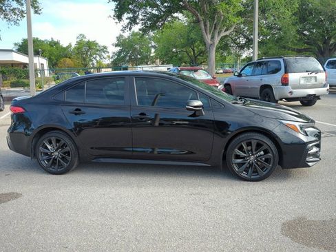 Used 2025 Toyota Corolla SE image 4