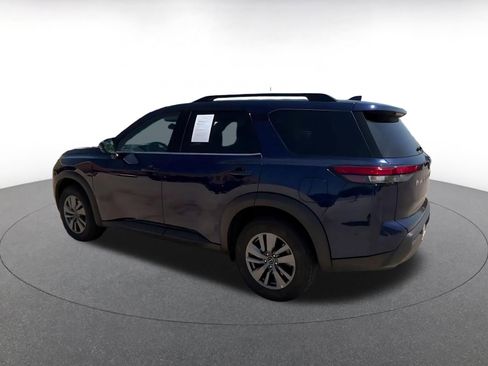 Used 2025 Nissan Pathfinder SV FWD image 10