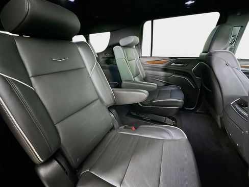 Used 2023 Cadillac Escalade ESV Premium Luxury image 31