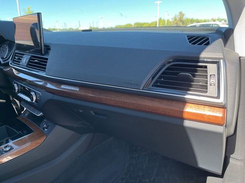 Used 2023 Audi Q5 2.0T Premium w/ Convenience Package image 29