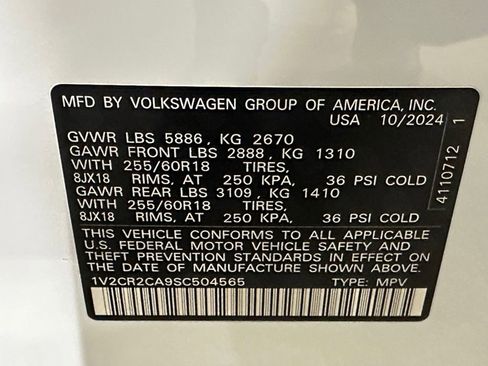 Used 2025 Volkswagen Atlas Peak Edition SE image 28