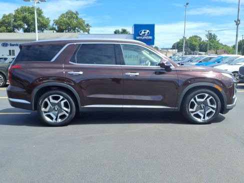 Used 2023 Hyundai Palisade Limited w/ Cargo Package AWD/4WD image 4