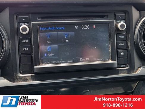 Used 2017 Toyota Tacoma SR RWD image 18