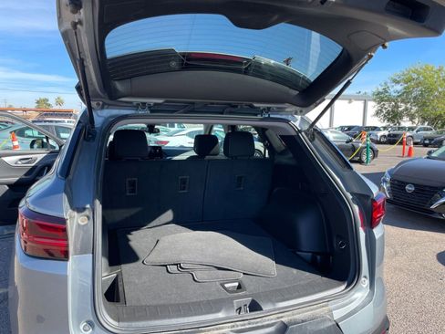 Used 2025 Chevrolet Blazer LT FWD image 33