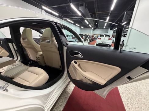 Used 2015 Mercedes-Benz CLA 250 4MATIC image 29