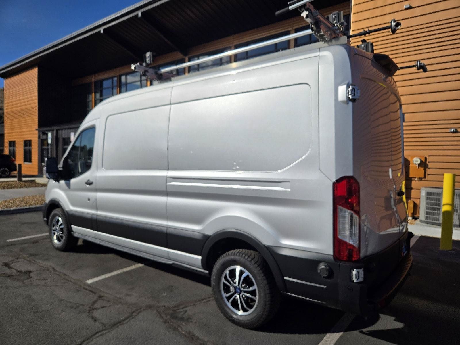 Used 2022 Ford E-Transit Medium Roof w/ Parcel Delivery Package RWD image 3
