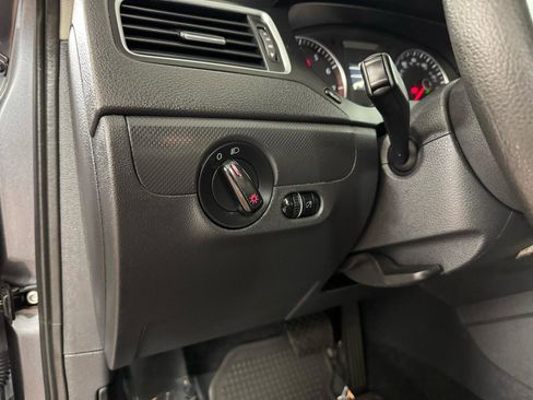 Used 2014 Volkswagen Jetta SE image 17