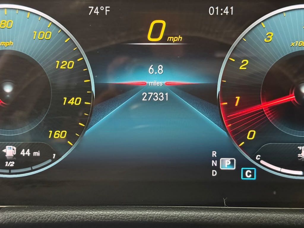 Used 2023 Mercedes-Benz GLA 250 4MATIC w/ Premium Package image 13
