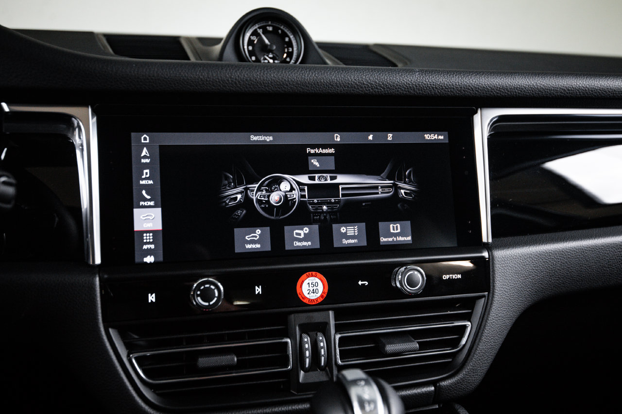 Certified 2026 Porsche Macan S AWD/4WD image 18