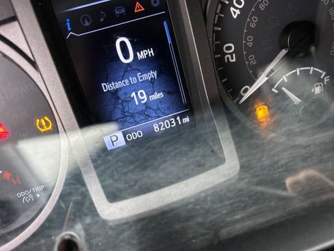 Used 2017 Toyota Tacoma TRD Off-Road image 19