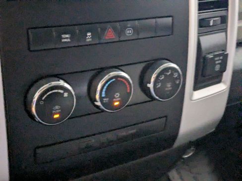 Used 2012 RAM 1500 Big Horn w/ Luxury Group AWD/4WD image 18