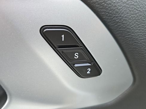 New 2026 Chrysler Pacifica Limited w/ S Appearance Package image 10